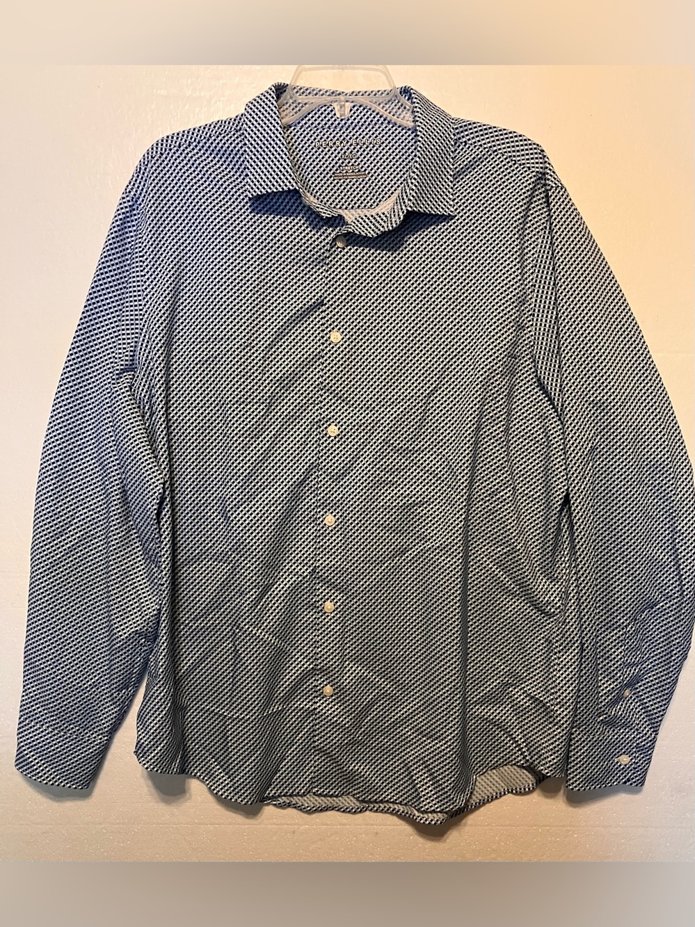 Perry Ellis Men's XL Navy and White Geometric Button-Down Shirt